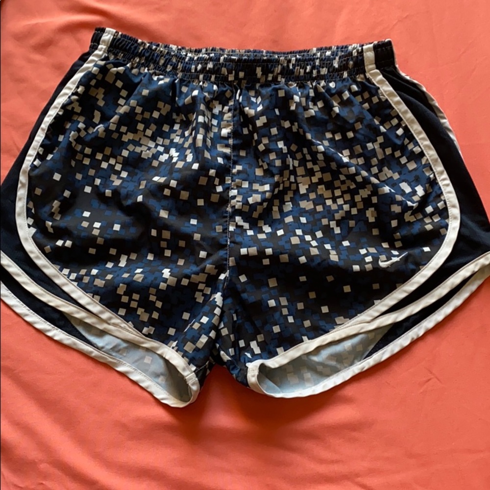 Women’s Nike Tempo Shorts blue